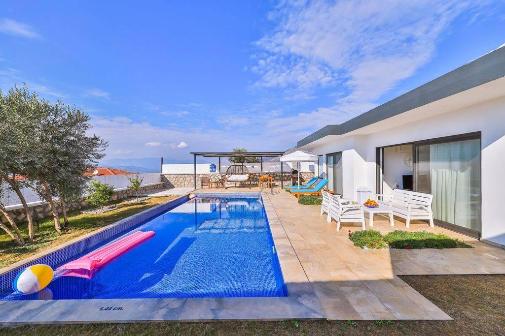 Kaş Üzümlü'de Şehrin Gürültüsünden Uzakta, Özel Havuzlu, Bahçeli Villa-43816