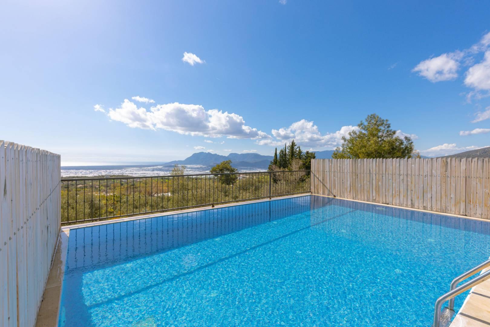 Kaş Üzümlü'de Yemyeşil Doğa Manzaralı, Özel Havuzlu, Modern Villa-42241