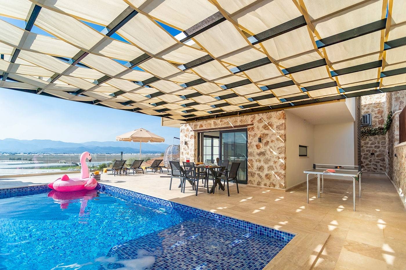 Kaş Yeşilköy'de Çekirdek Ailelere Uygun, Özel Havuzlu, Jakuzili Villa