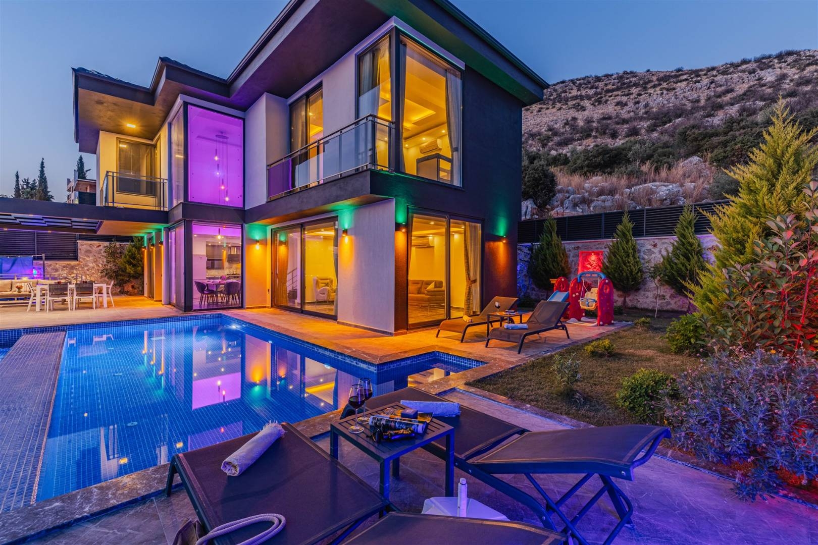 Kaş Yeşilköy'de Doğayla Baş Başa, Özel Havuzlu, Konforlu Villa