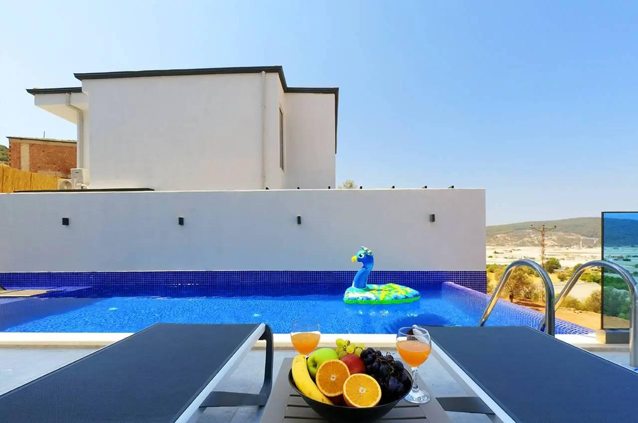 Kaş Yeşilköy'de Doğayla İç İçe, Özel Havuzlu, Konforlu Villa-41424