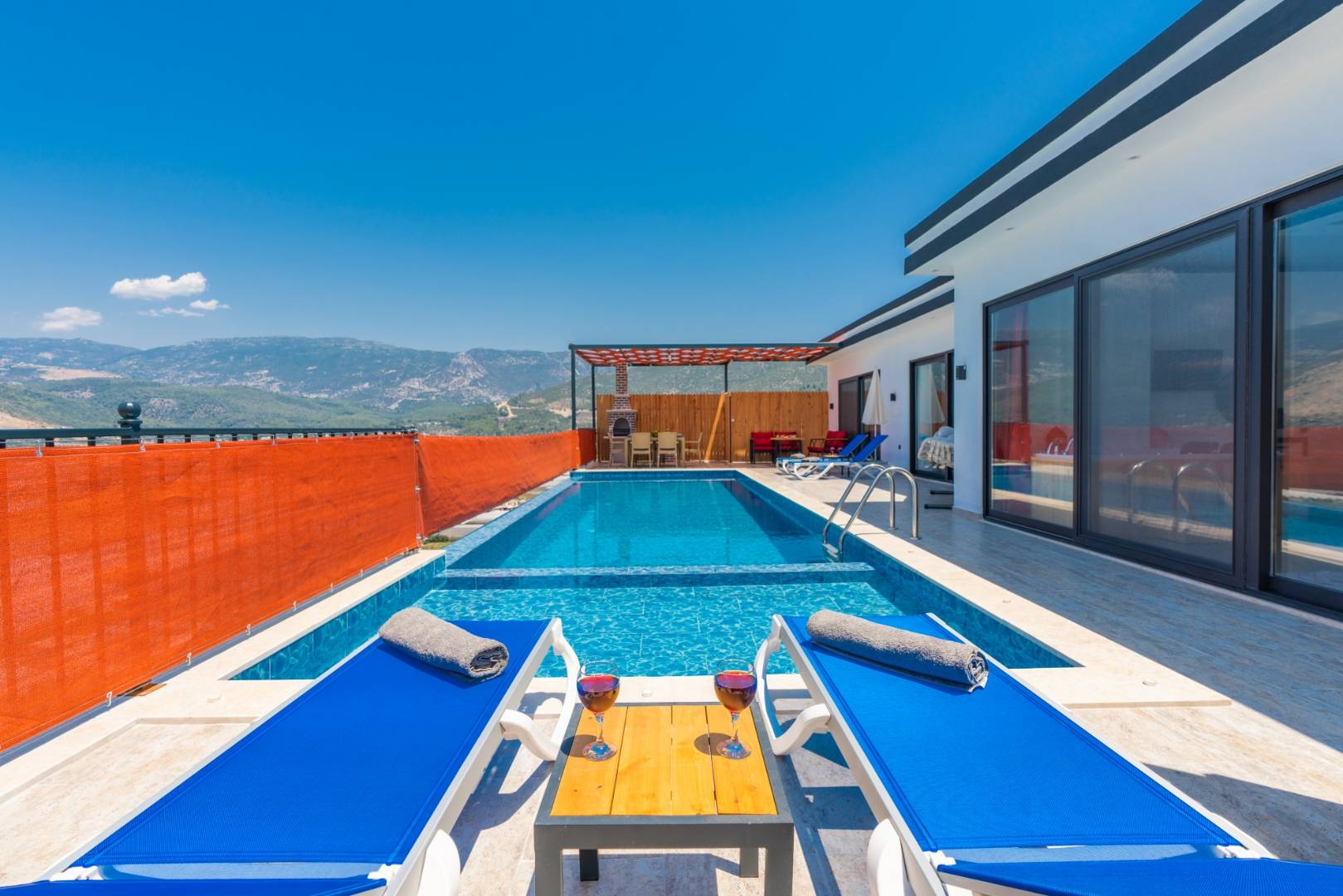 Kaş Yeşilköy'de Enfes Doğada, Özel Havuzlu, Tatil Villası