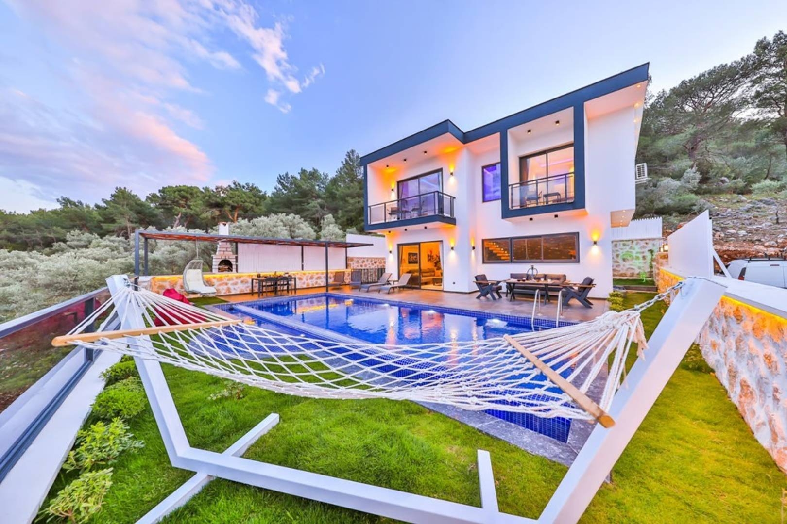 Kaş Yeşilköy'de Eşsiz Doğa İçinde, Özel Havuzlu, Lüks Villa