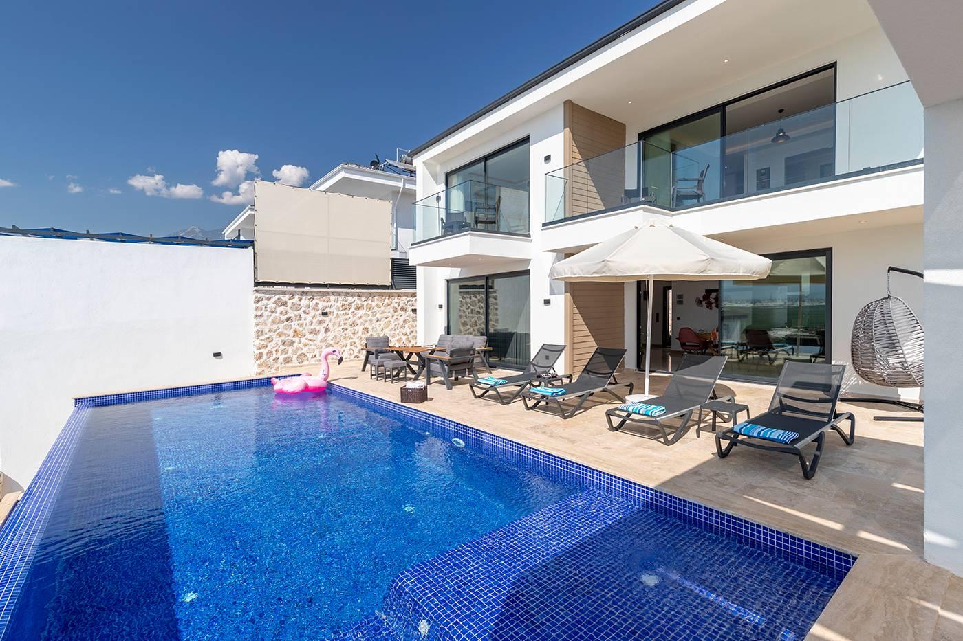 Kaş Yeşilköy'de Huzurlu Doğada, Özel Havuzlu, Modern Villa-43560