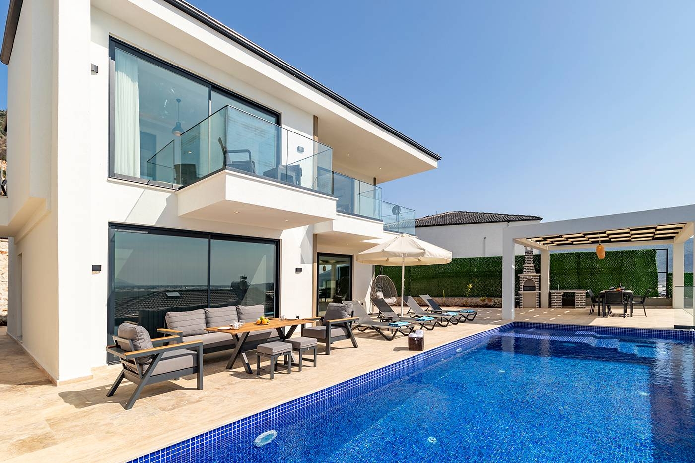 Kaş Yeşilköy'de Huzurlu Doğada, Özel Havuzlu, Modern Villa