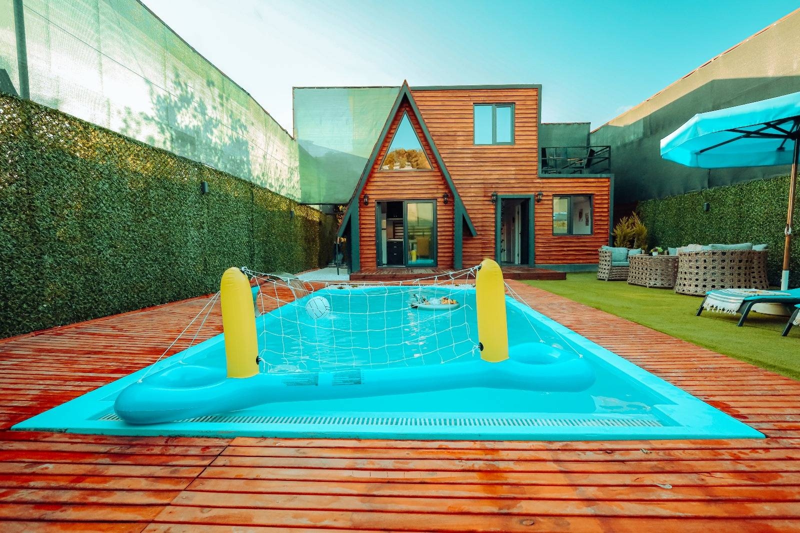 Kaş Yeşilköy'de Minimalist Tasarımlı, Özel Havuzlu, Ahşap Villa