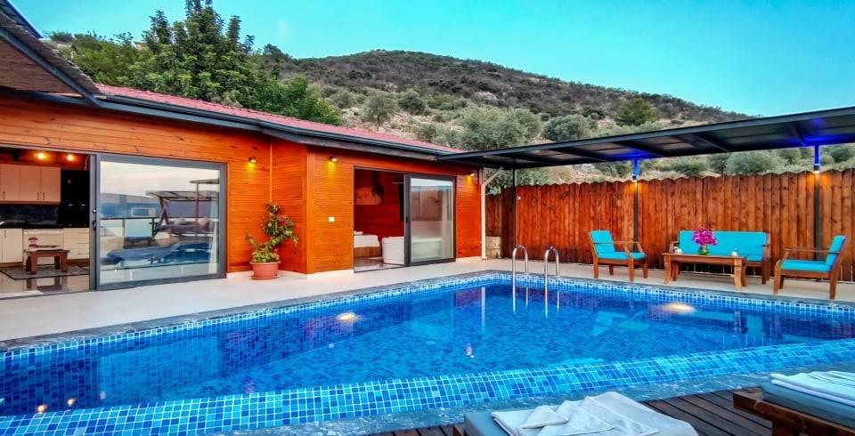 Kaş Yeşilköy'de Muhteşem Doğa İçerisinde, Özel Havuzlu, Konforlu Villa-39585