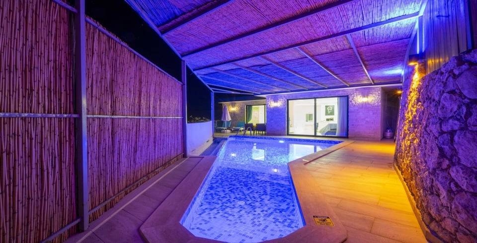 Kaş Yeşilköy'de Sakin Konumda, Özel Havuzlu, Jakuzili Villa