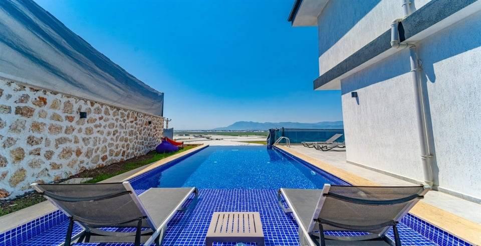 Kaş Yeşilköy'de Sakin Konumda, Özel Havuzlu, Kiralık Villa-39983