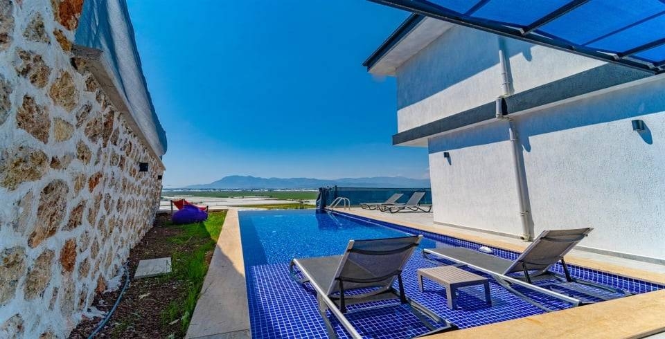 Kaş Yeşilköy'de Sakin Konumda, Özel Havuzlu, Kiralık Villa