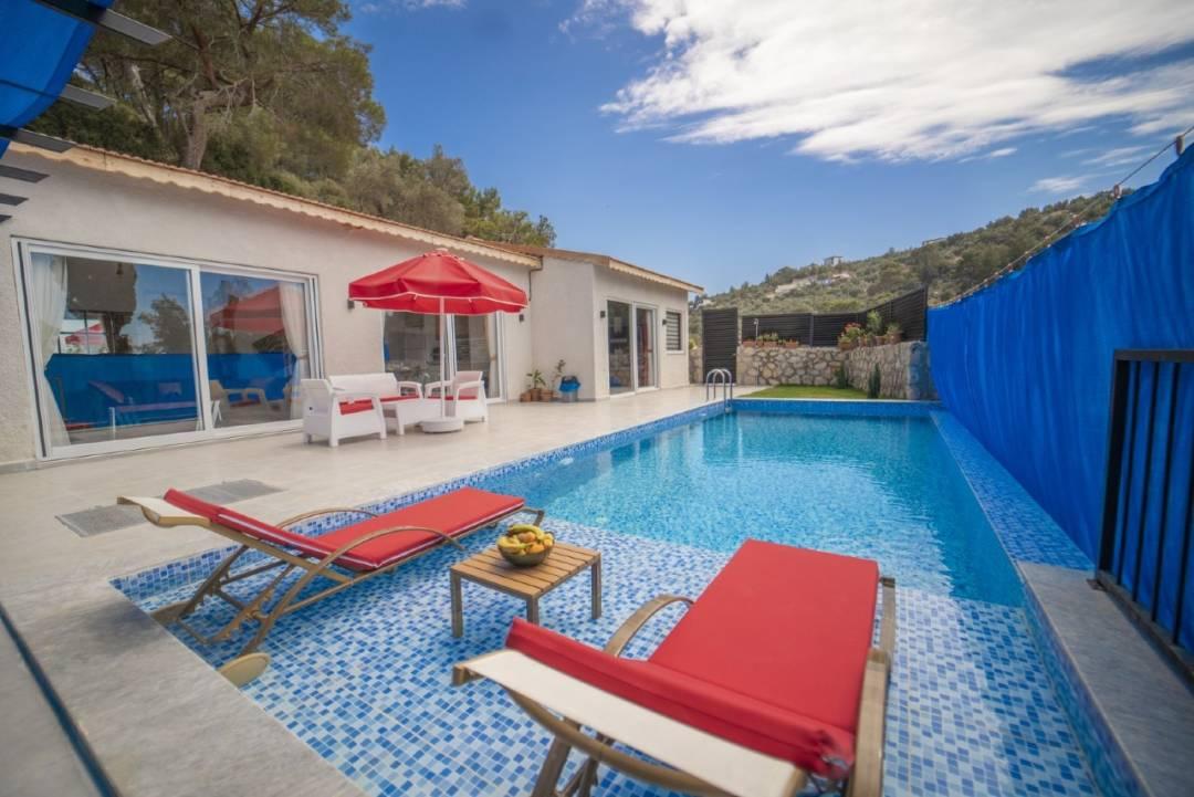 Kaş Yeşilköy'de Sessiz Konumda, Özel Havuzlu, Balayı Villası-43583