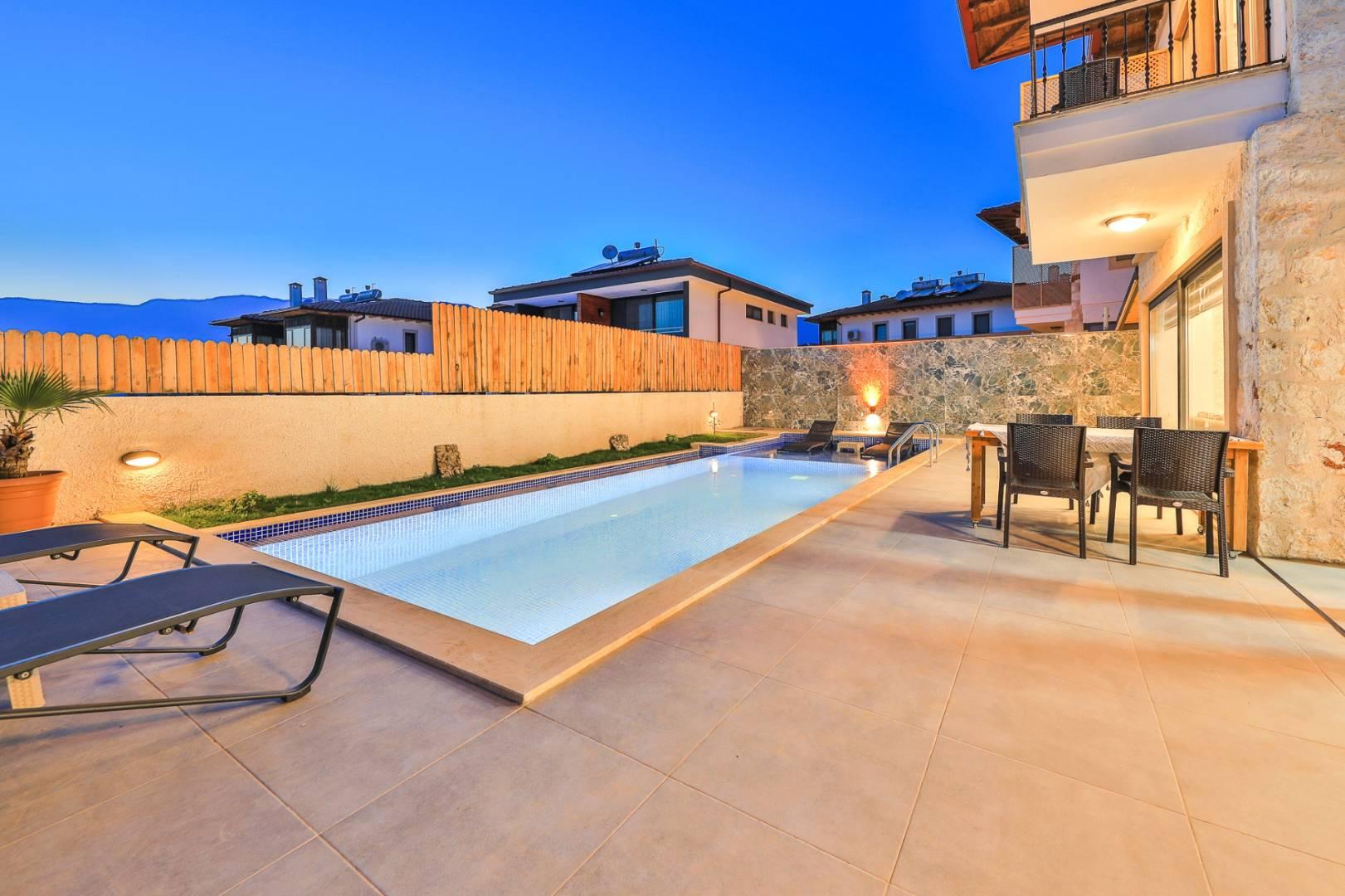 Kaş Andifli'de Elverişli Konumda, Özel Havuzlu, Kiralık Villa-38703