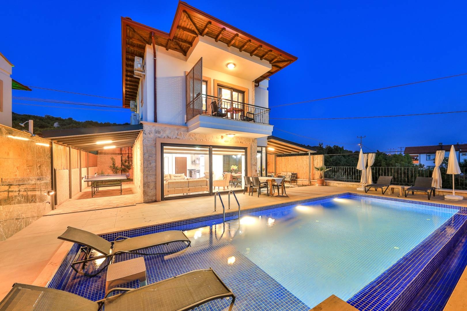 Kaş Andifli'de Elverişli Konumda, Özel Havuzlu, Kiralık Villa