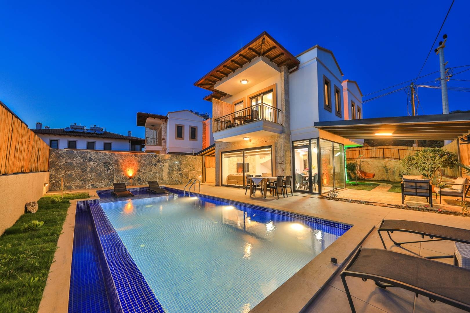 Kaş Andifli'de Elverişli Konumda, Özel Havuzlu, Kiralık Villa