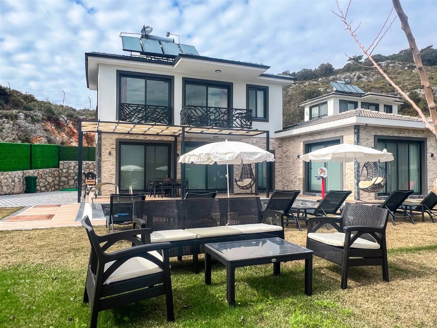 Fethiye Kayaköy'de Deniz Manzaralı, Özel Havuzlu, Konforlu Villa