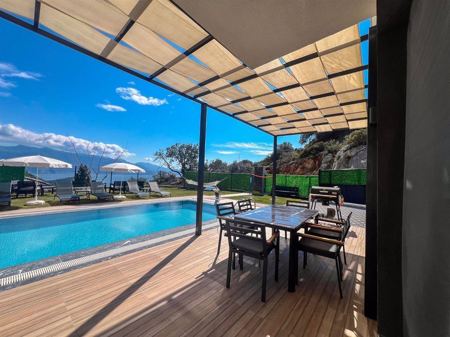 Fethiye Kayaköy'de Deniz Manzaralı, Özel Havuzlu, Konforlu Villa