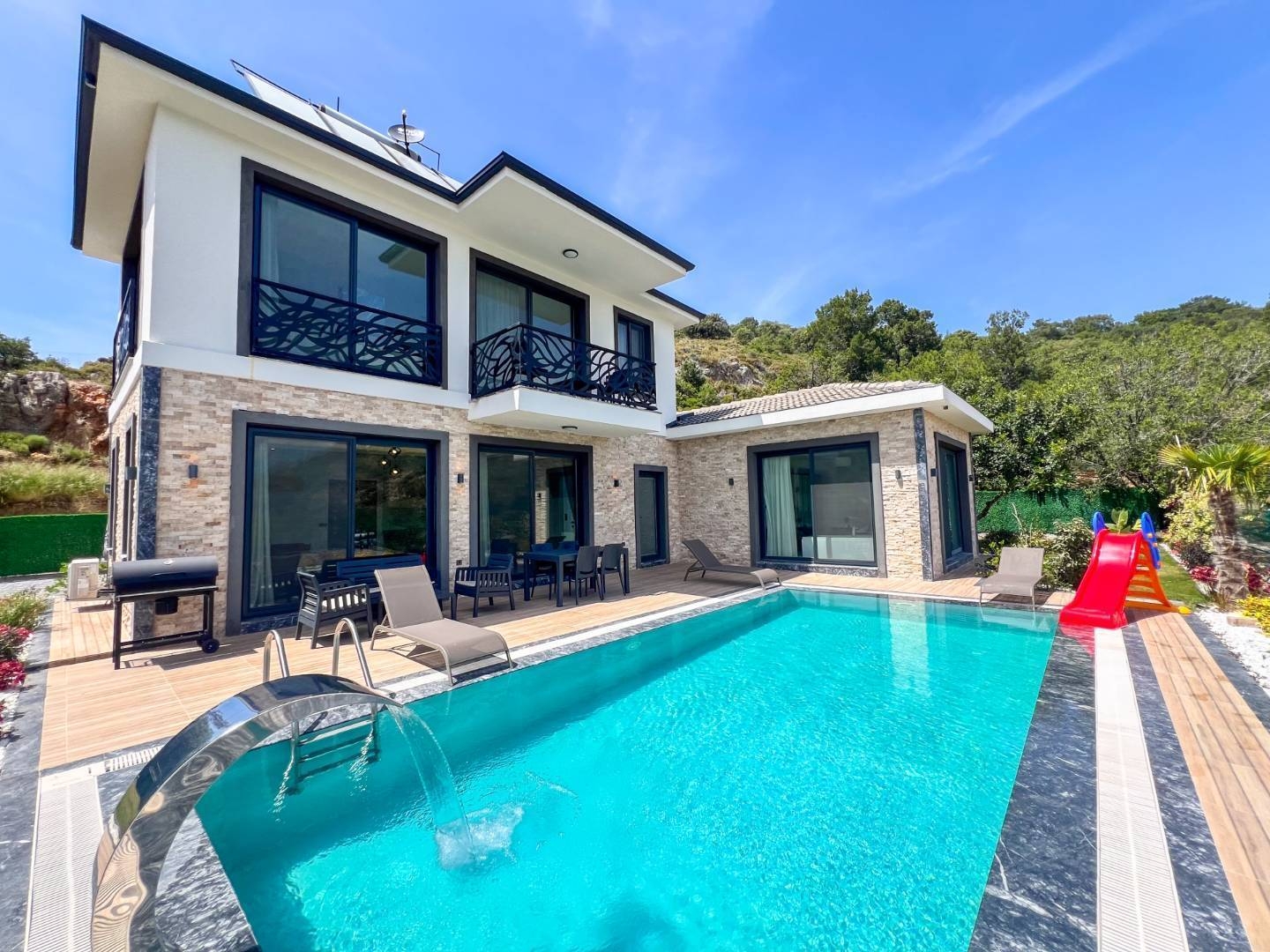 Fethiye Kayaköy'de Huzurlu Doğada, Özel Havuzlu, Modern Villa