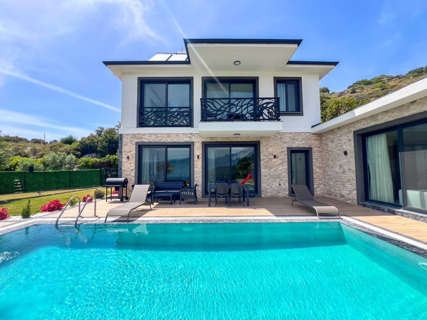 Fethiye Kayaköy'de Huzurlu Doğada, Özel Havuzlu, Modern Villa