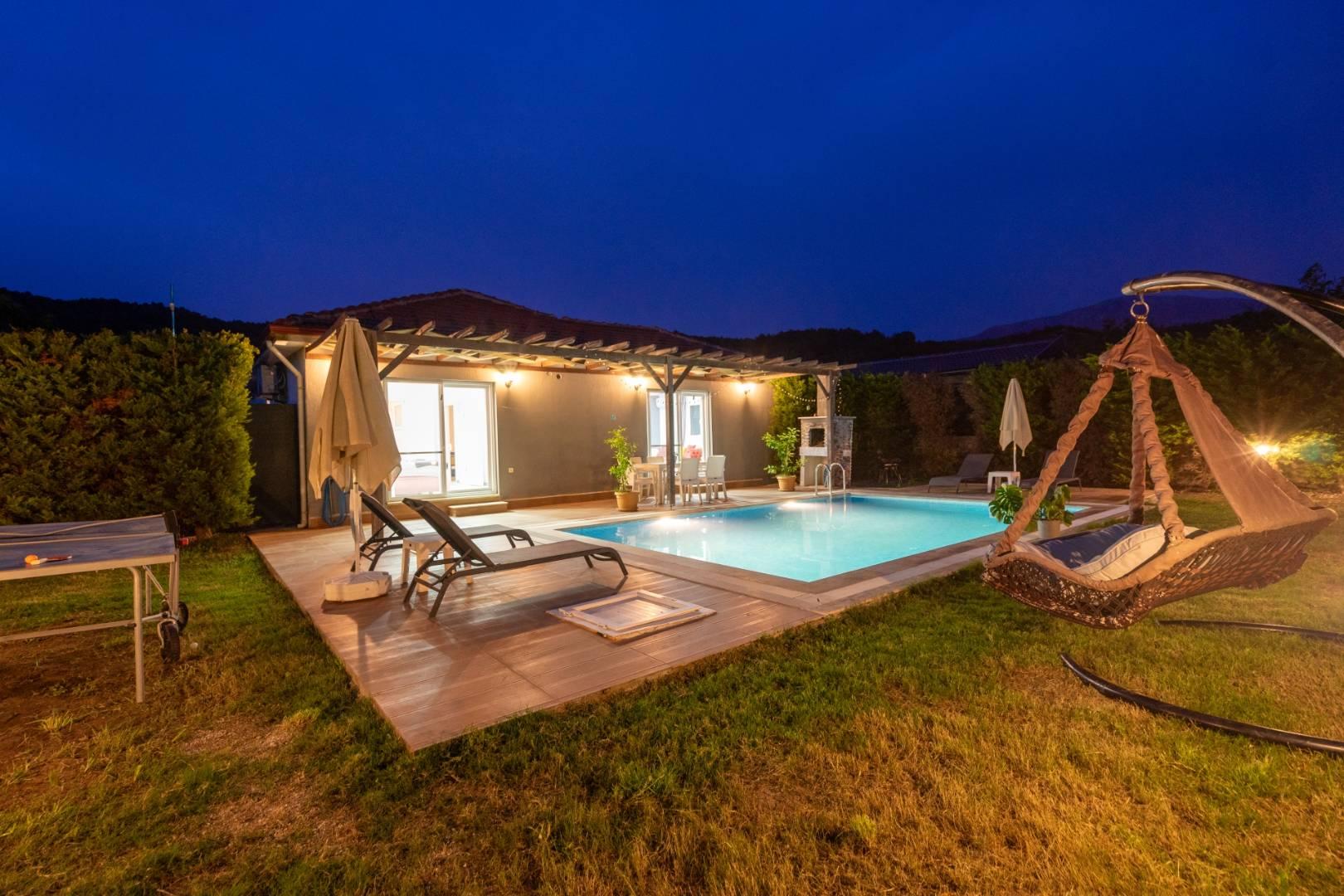 Muğla Fethiye'de Geniş Bahçeli, Özel Havuzlu, Modern Villa-39053