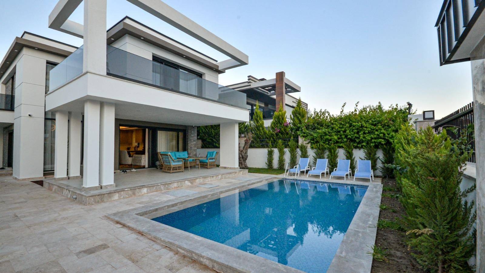 Kemer Çamyuva'da Denize Yürüme Mesafesinde, Özel Havuzlu, Lüks Villa