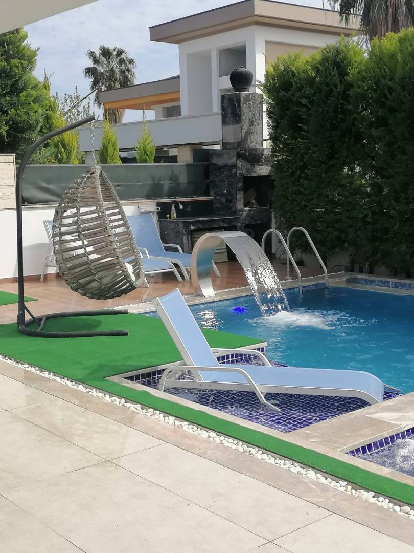 Kemer Çamyuva'da Denize Yürüme Mesafesinde, Özel Havuzlu, Lüks Villa
