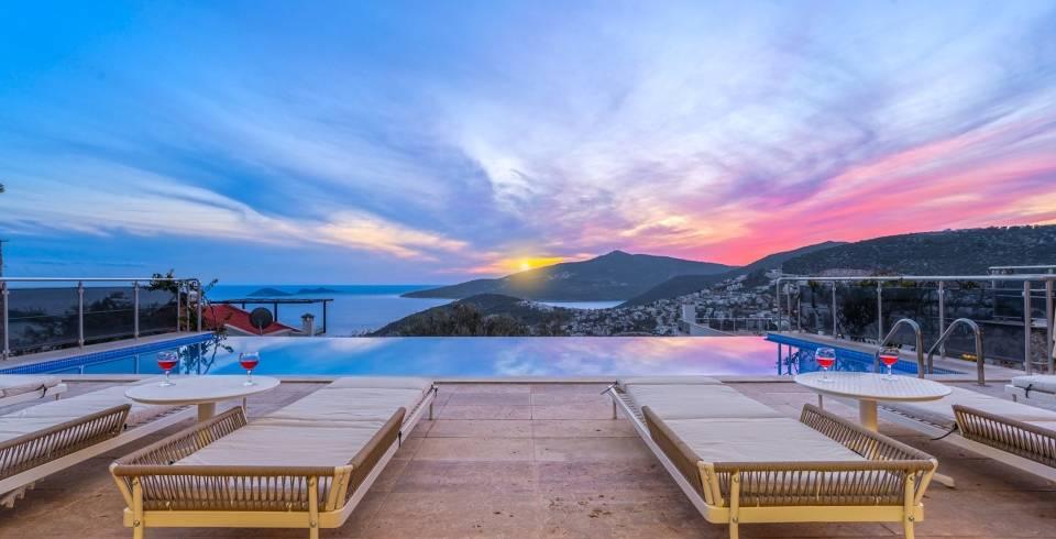 Kaş Kalkan'da Geniş Ailelere Uygun, Özel Havuzlu, Modern Villa-40080