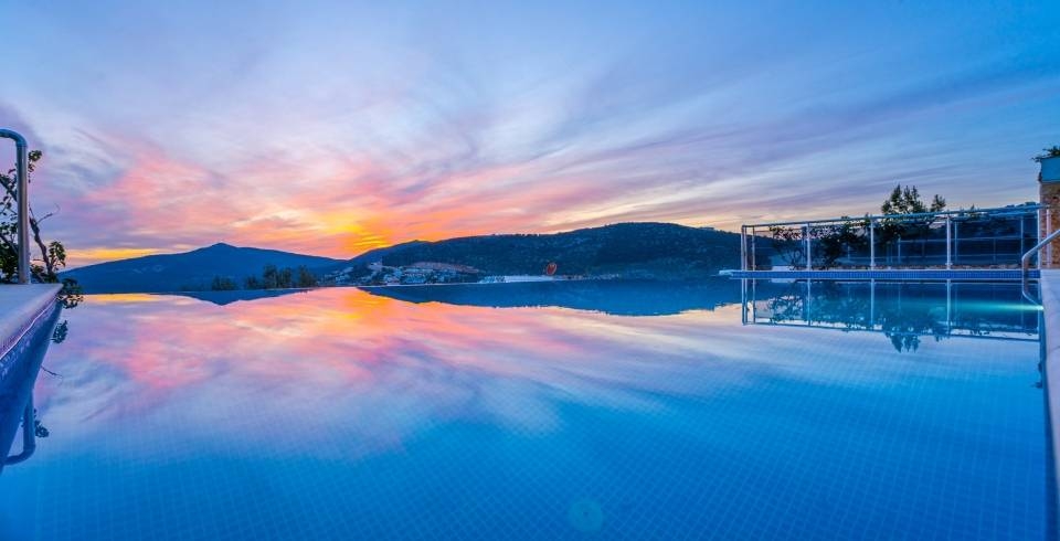 Kaş Kalkan'da Geniş Ailelere Uygun, Özel Havuzlu, Modern Villa