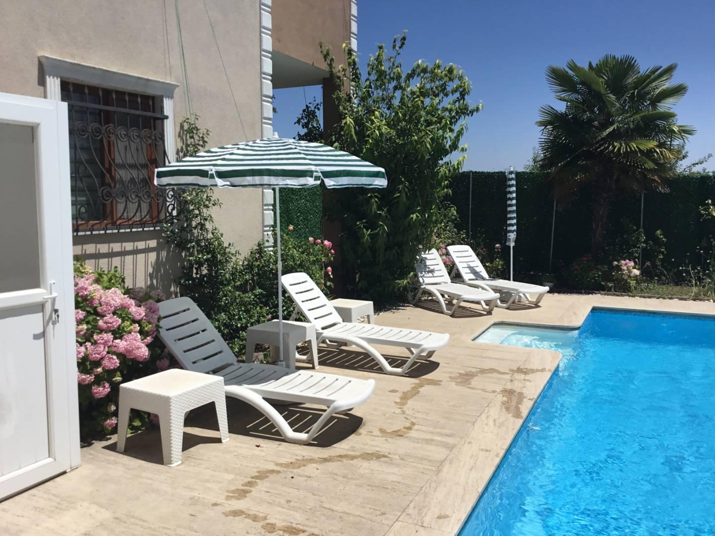 Kocaeli İzmit'te Sakin Konumda, Özel Havuzlu, Ferah Tatil Evi-41169