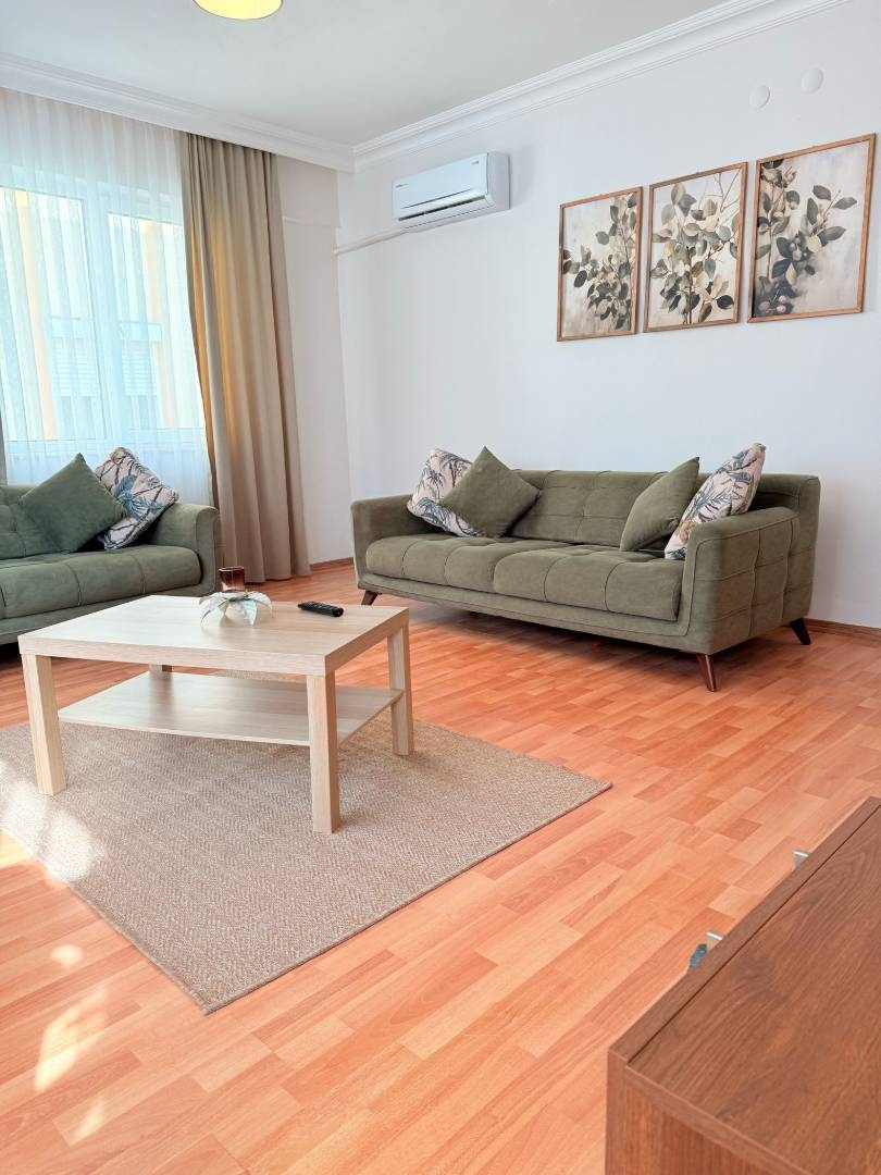 Antalya Konyaaltı'nda Sahile Yakın, Çekirdek Ailelere Uygun, Şık Suit