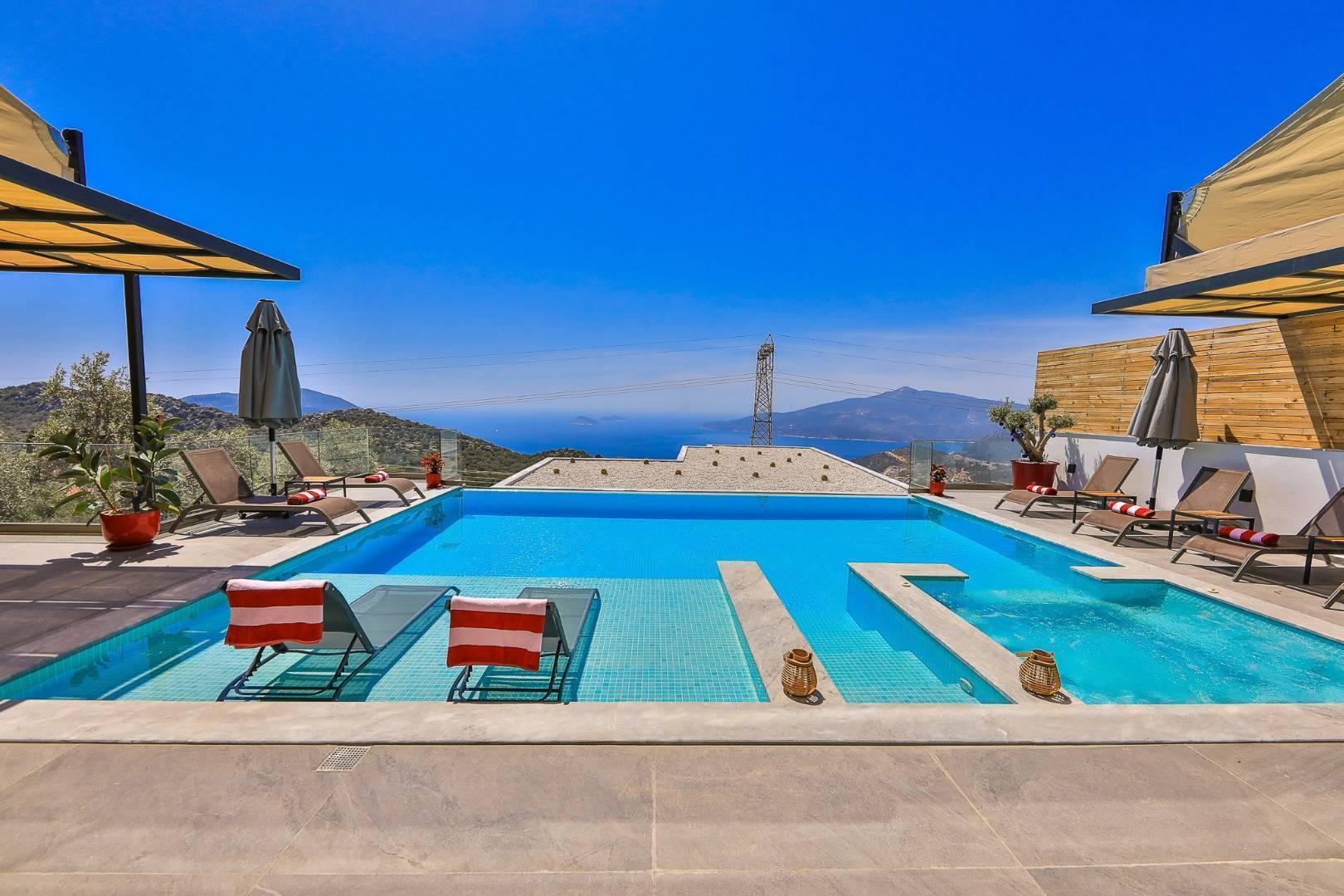 Kaş Kördere'de Deniz Manzaralı, Özel Havuzlu, Jakuzili Villa-23340