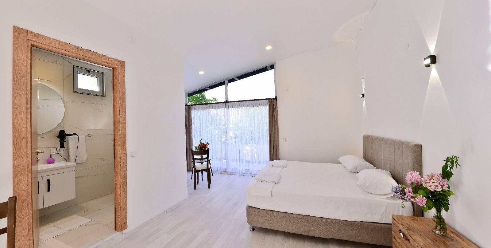 Kumluca Adrasan'da Kahvaltı Dahil, 3 Kişilik, Konforlu Oda-41609