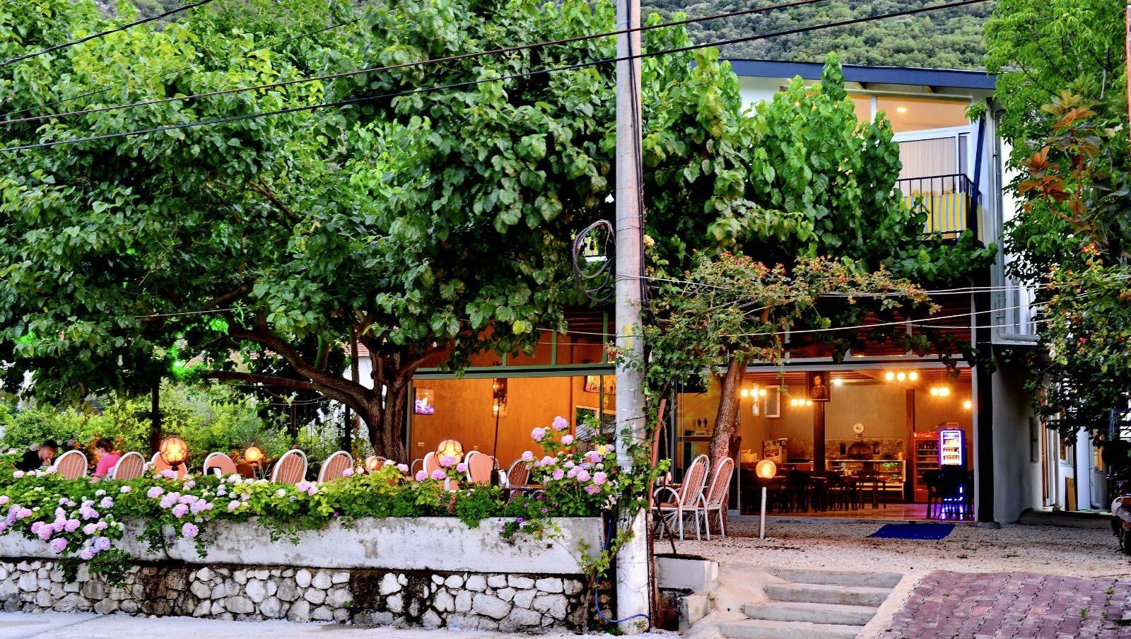 Kumluca Adrasan'da Merkeze Yakın Konumda, Kahvaltı Dahil, Ferah Oda