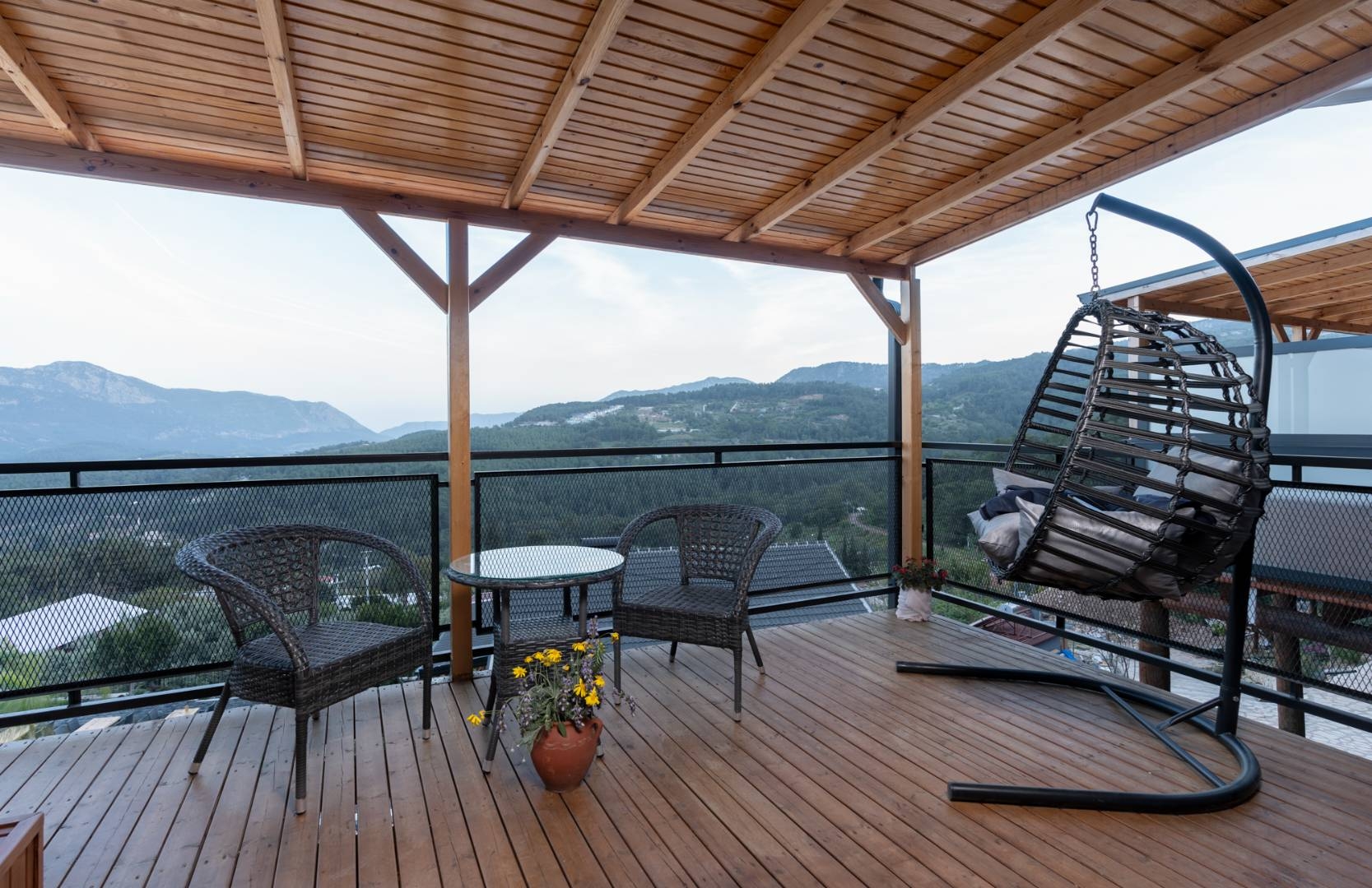 Kumluca Yazır'da Site İçerisinde, Jakuzili, Konforlu Villa