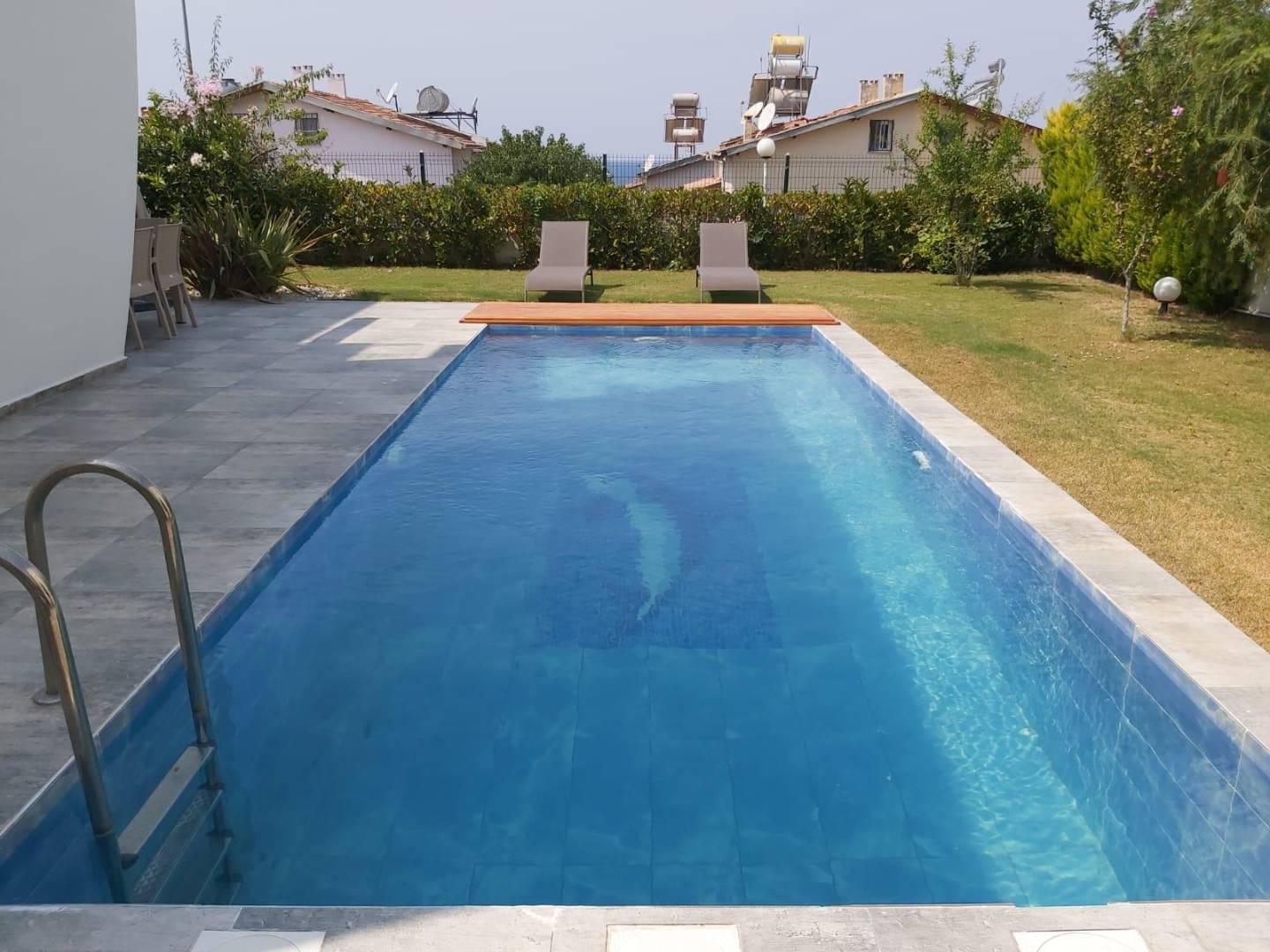 Kuşadası Değirmendere'de Barbekü Alanlı, Özel Havuzlu, Geniş Villa-43573
