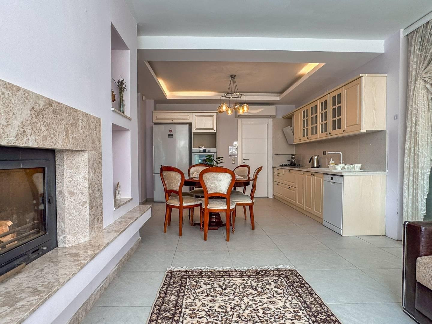 Kuşadası Değirmendere'de Merkezi Konumda, Özel Havuzlu, 4+1 Villa-42196