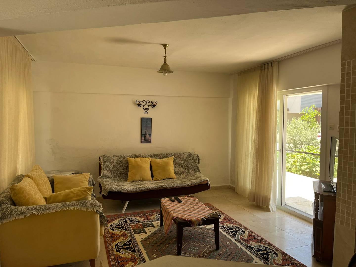Kuşadası Güzelçamlı'da Denize Sıfır, 5 Kişilik, Konforlu Villa -40741