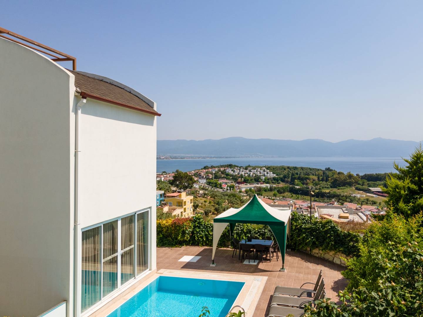 Kuşadası Kadınlar Denizi'nde Deniz Manzaralı, Özel Havuzlu, Lüks Villa