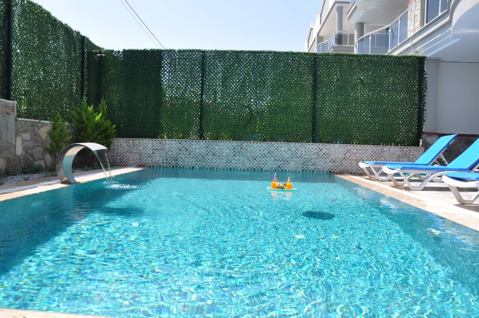 Aydın Kuşadası'nda Geniş Ailelere Uygun, Özel Havuzlu, Modern Villa