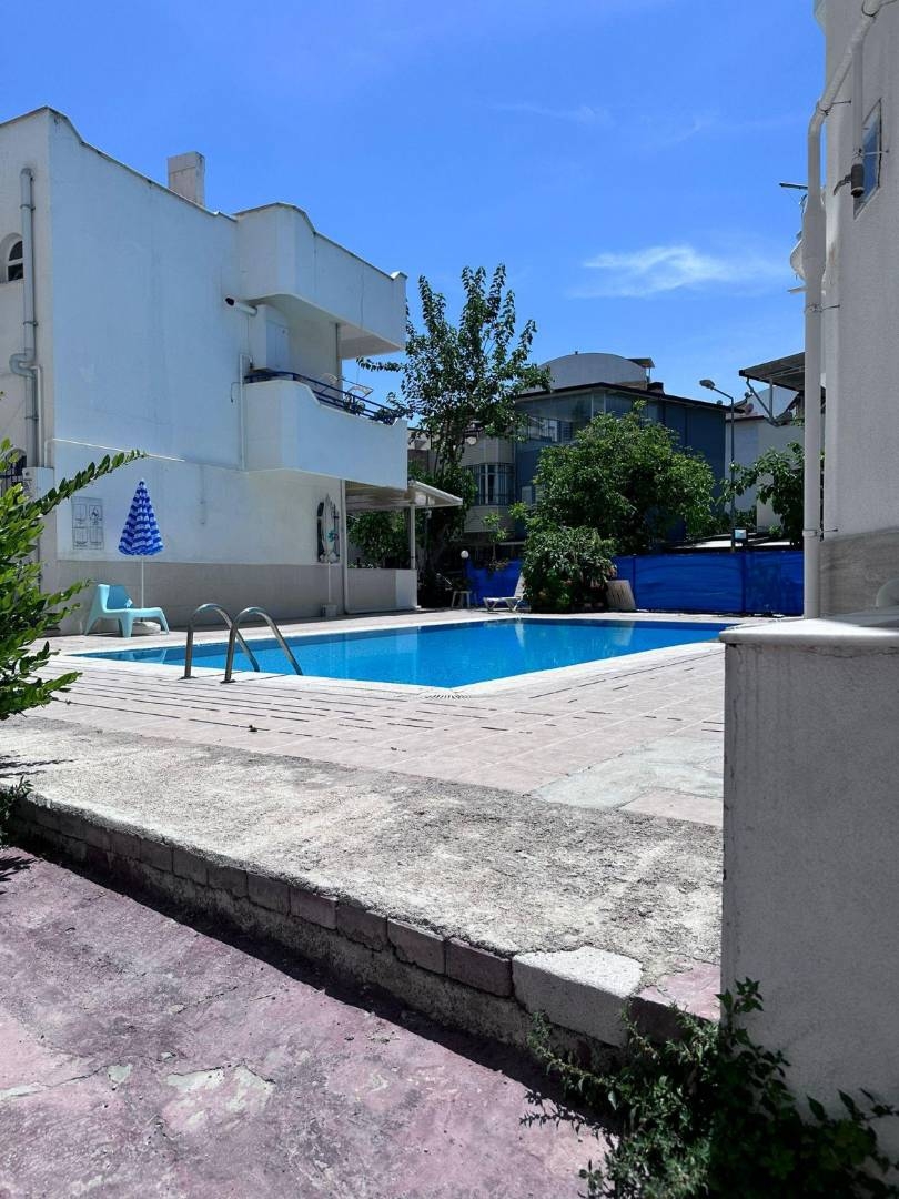 Kuşadası Kadınlar Denizi'nde Site İçerisinde, Ortak Havuzlu, 2+1 Villa
