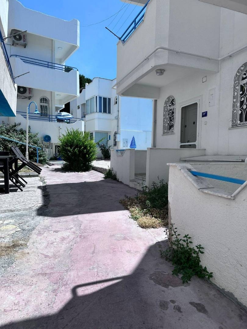 Kuşadası Kadınlar Denizi'nde Site İçerisinde, Ortak Havuzlu, 2+1 Villa