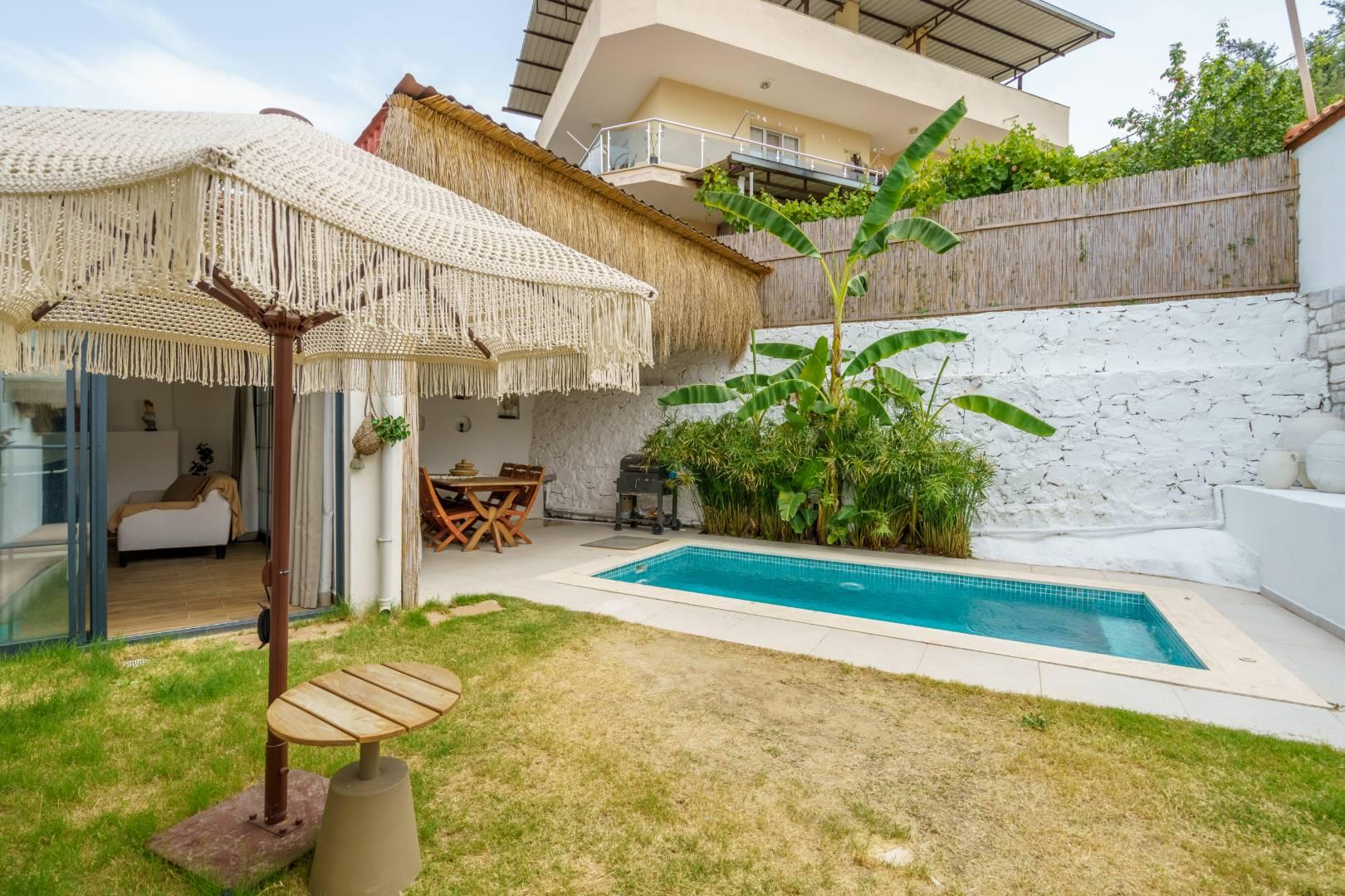 Kuşadası Kirazlı'da Huzurun Kucağında, Özel Havuzlu, Lüks Taş Villa-38247