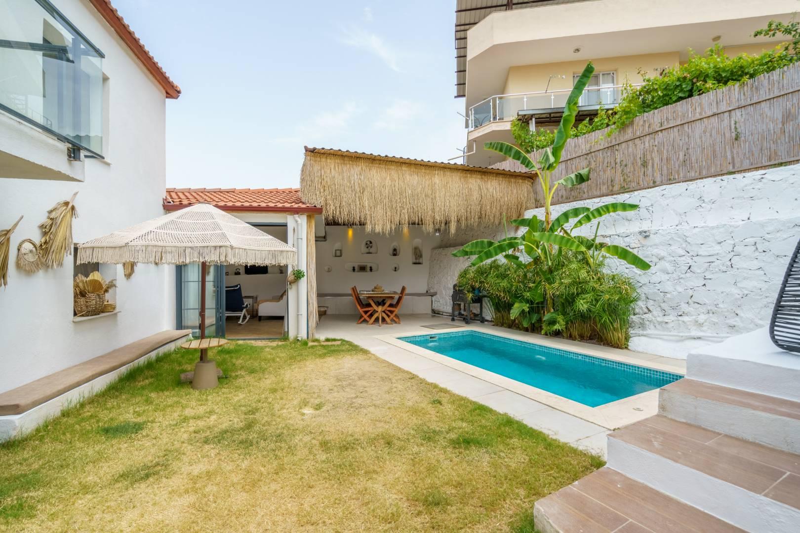 Kuşadası Kirazlı'da Huzurun Kucağında, Özel Havuzlu, Lüks Taş Villa-38247