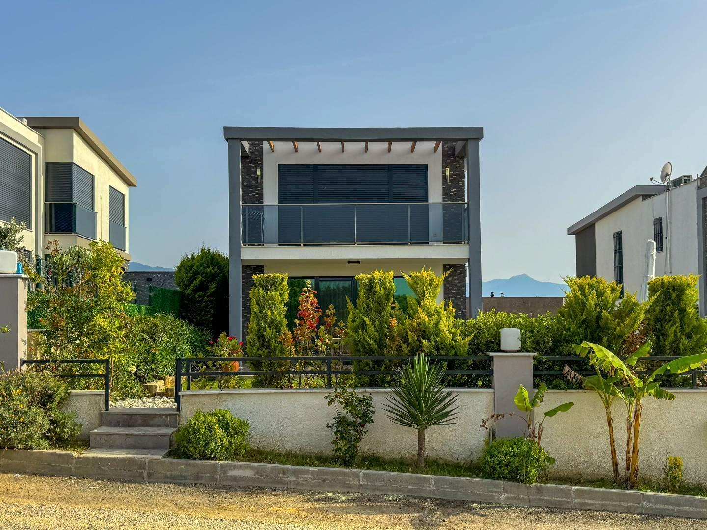 Kuşadası Soğucak'ta Deniz Manzaralı, Özel Havuzlu, Konforlu Villa-30114