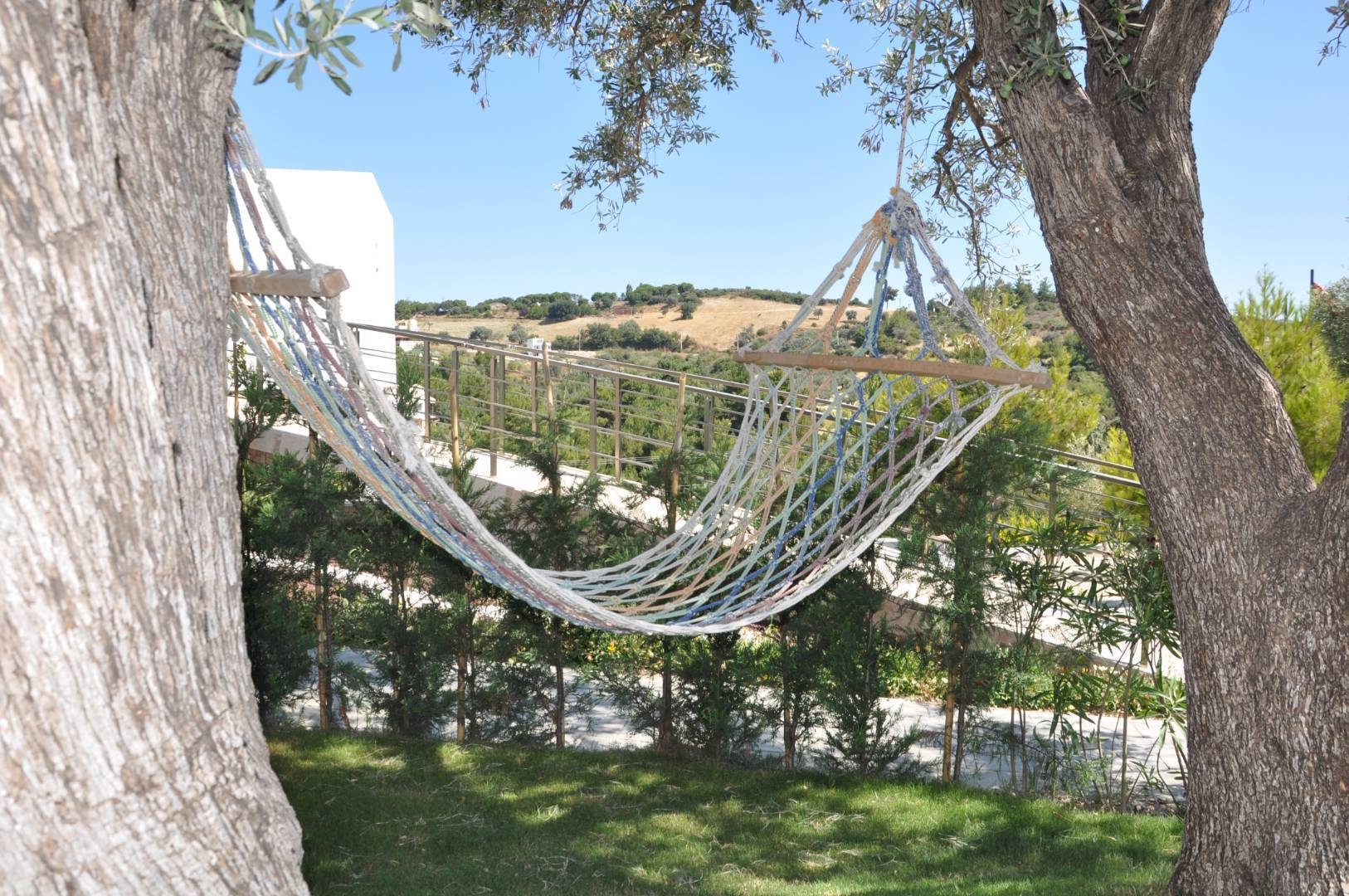 Kuşadası Soğucak'ta Eşsiz Doğa Manzaralı, Denize Yakın, Tatil Evi