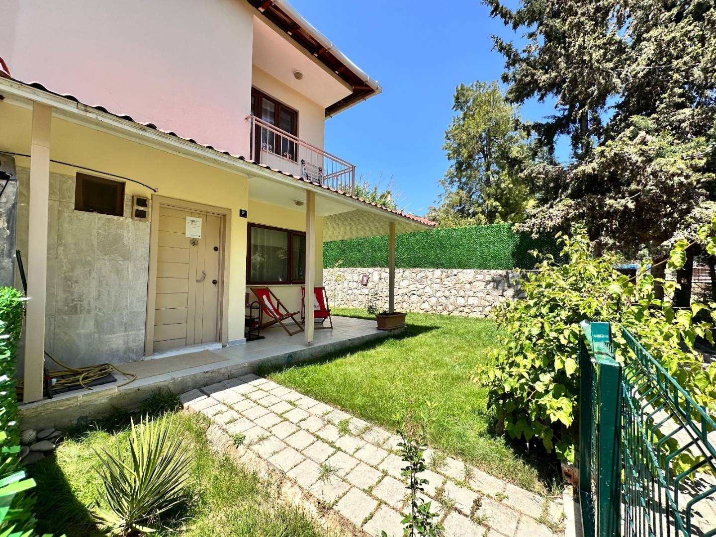 Kuşadası Yavansu'da Merkezi Konumda, Ortak Havuzlu, Yazlık Villa