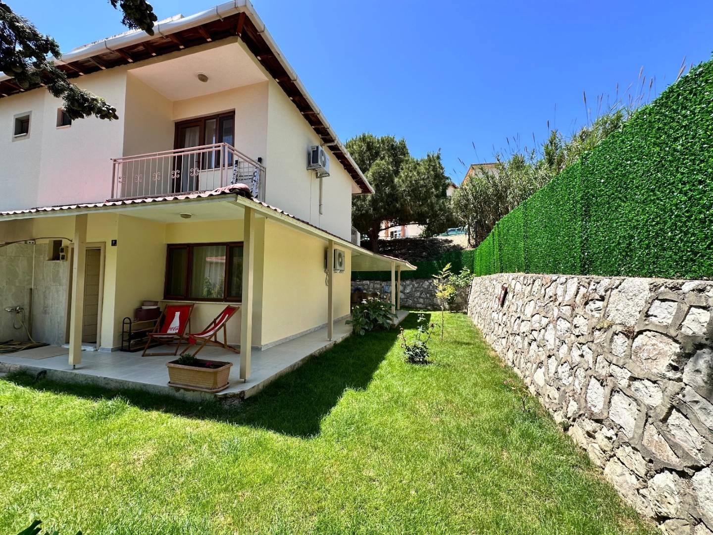 Kuşadası Yavansu'da Merkezi Konumda, Ortak Havuzlu, Yazlık Villa