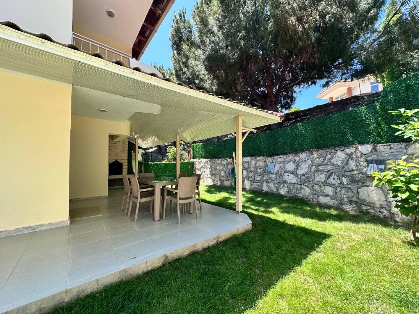 Kuşadası Yavansu'da Merkezi Konumda, Ortak Havuzlu, Yazlık Villa-42623