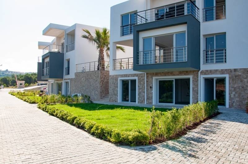 Aydın Kuşadası'nda Doğayla İç İçe, Ortak Havuzlu, Konforlu Ev