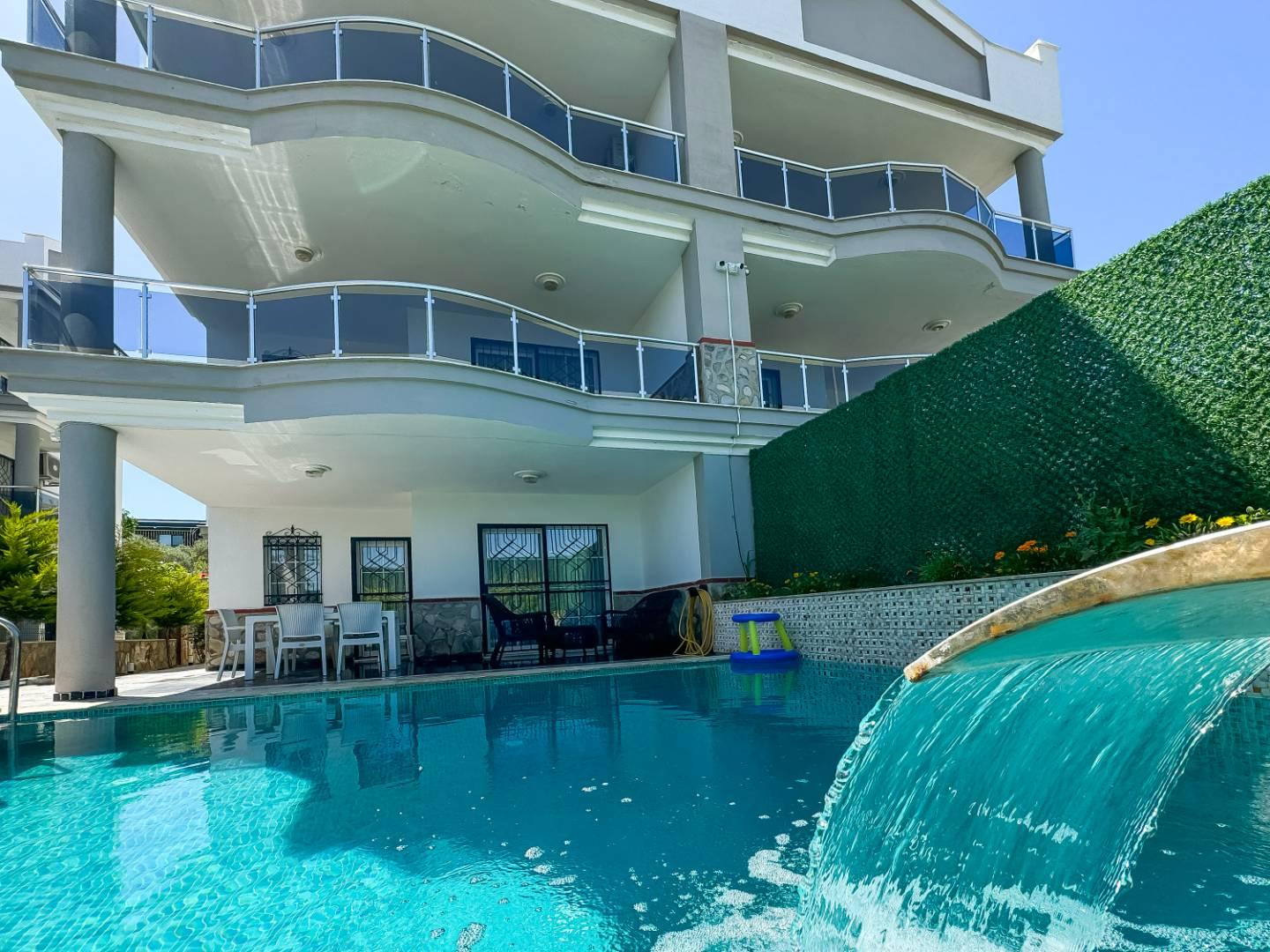 Aydın Kuşadası'nda Geniş Ailelere Uygun, Özel Havuzlu, Lüks Villa-29449