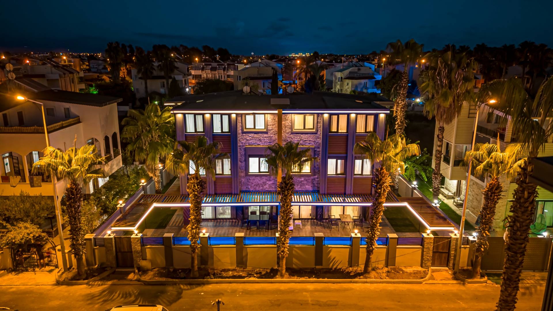 Serik Kadriye'de Merkezi Konumda, Özel Havuzlu, Kiralık Villa